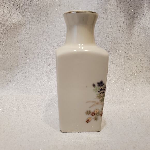 VINTAGE 1970s Miyako Style Mini white vase Oriental Japanese made in Japan - Picture 3 of 6